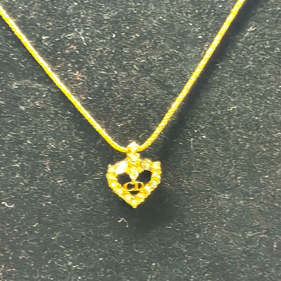 Authentic Cristian Dior Gold Heart Pendant Necklace - Picture 3 of 14